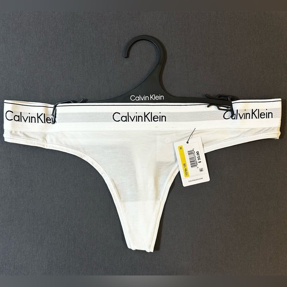 NWT Calvin Klein Thong - White - Size Medium - Picture 4 of 6